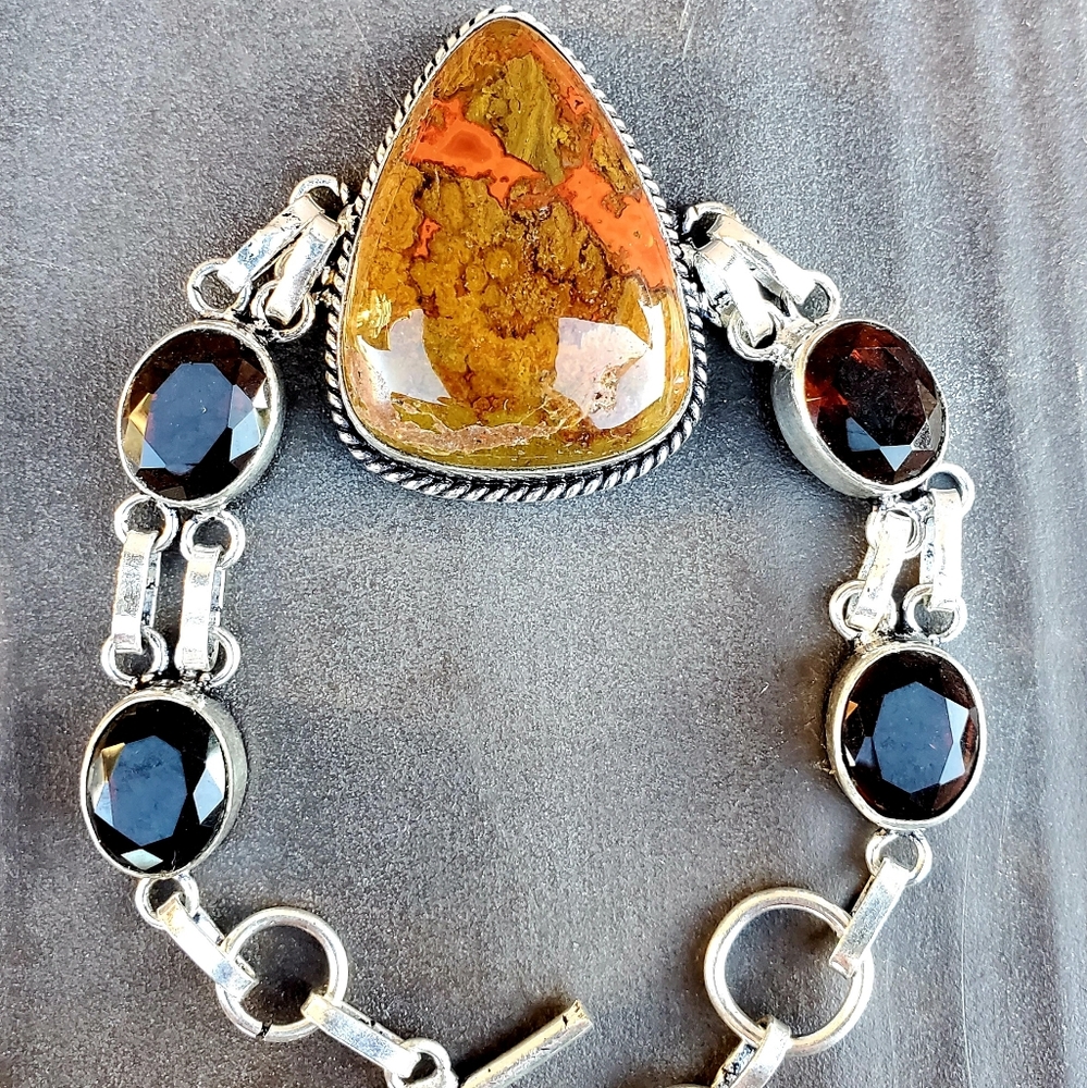New Crazy Lace Agate & Garnet Silver Bracelet.